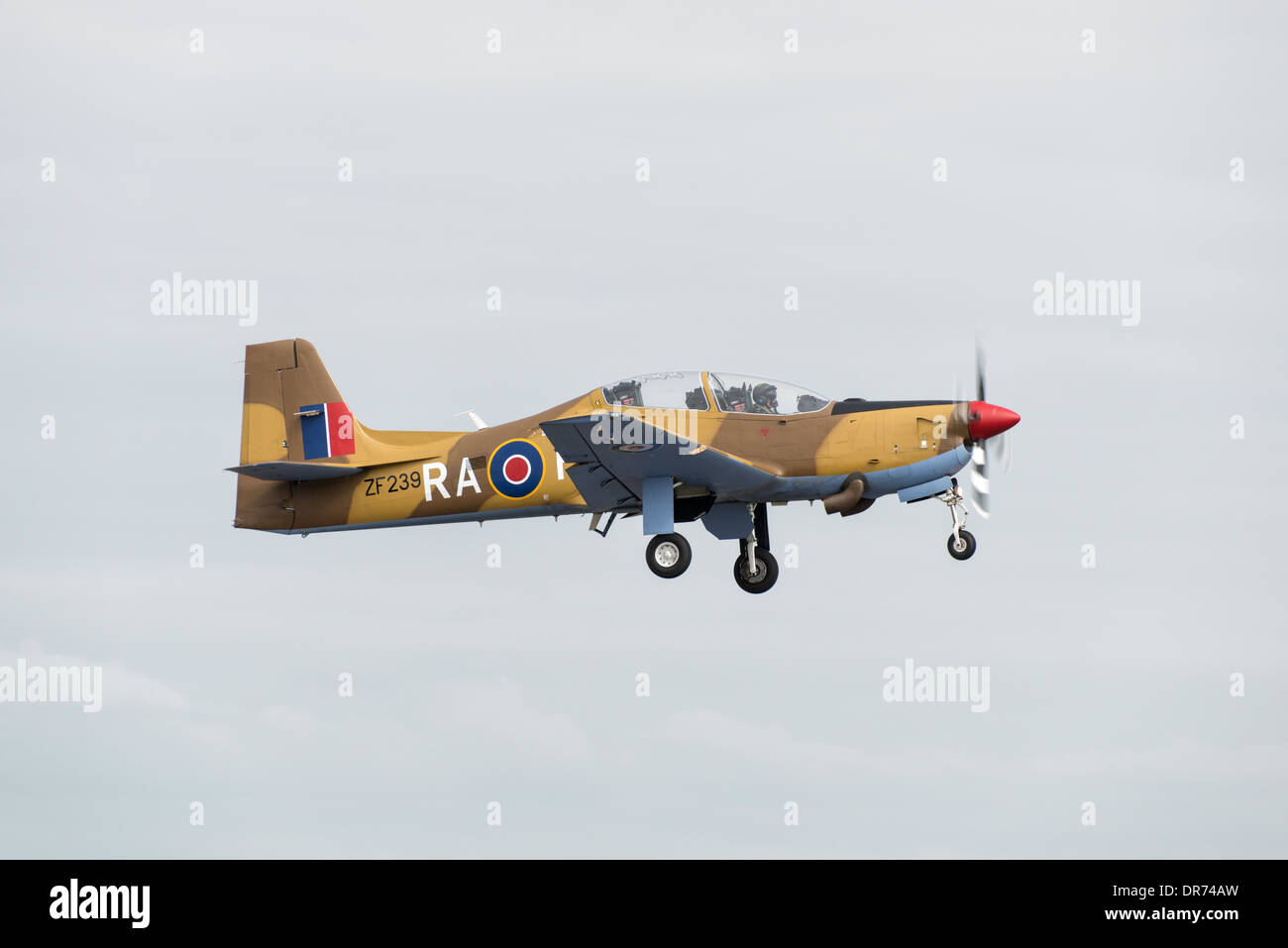 Un British Royal Air Force Tucano T1 Trainer dal n. 72(R) squadrone Flying Training School, RAF Linton On Ouse al 2013 RIAT Foto Stock