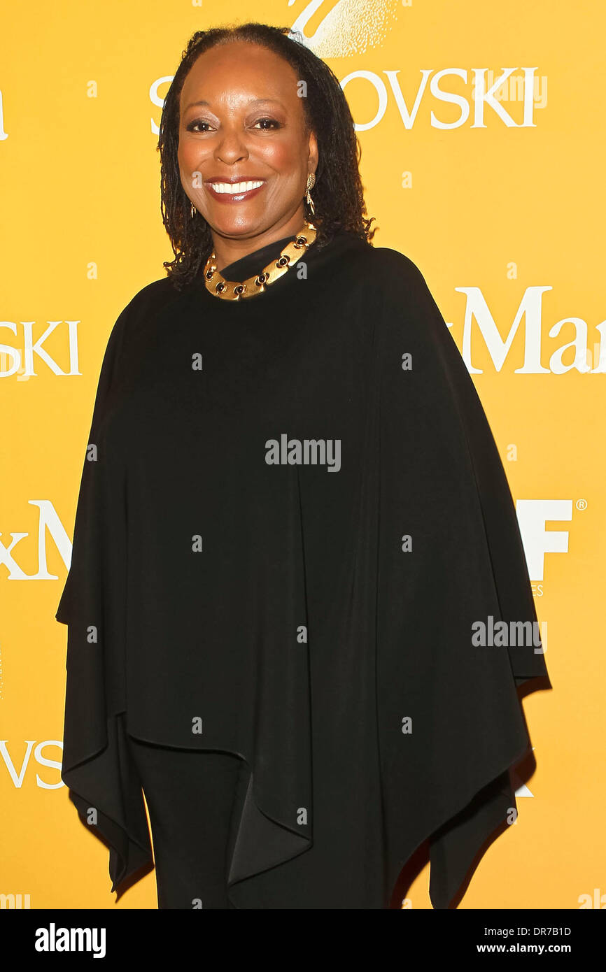 L. Scott Caldwell donne in film 2012 Crystal + Lucy Awards tenutosi presso il Beverly Hilton Hotel - Gli arrivi di Beverly Hills, la California - 12.06.12 Foto Stock