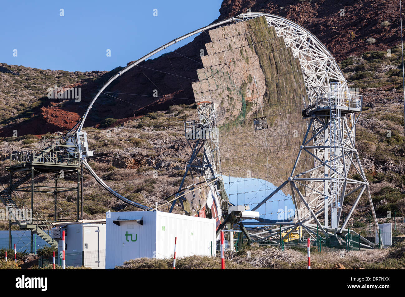 Il Telescopio Magic al Roque de los Muchachos Osservatorio astrofisica a La Palma Isole Canarie Spagna. Foto Stock