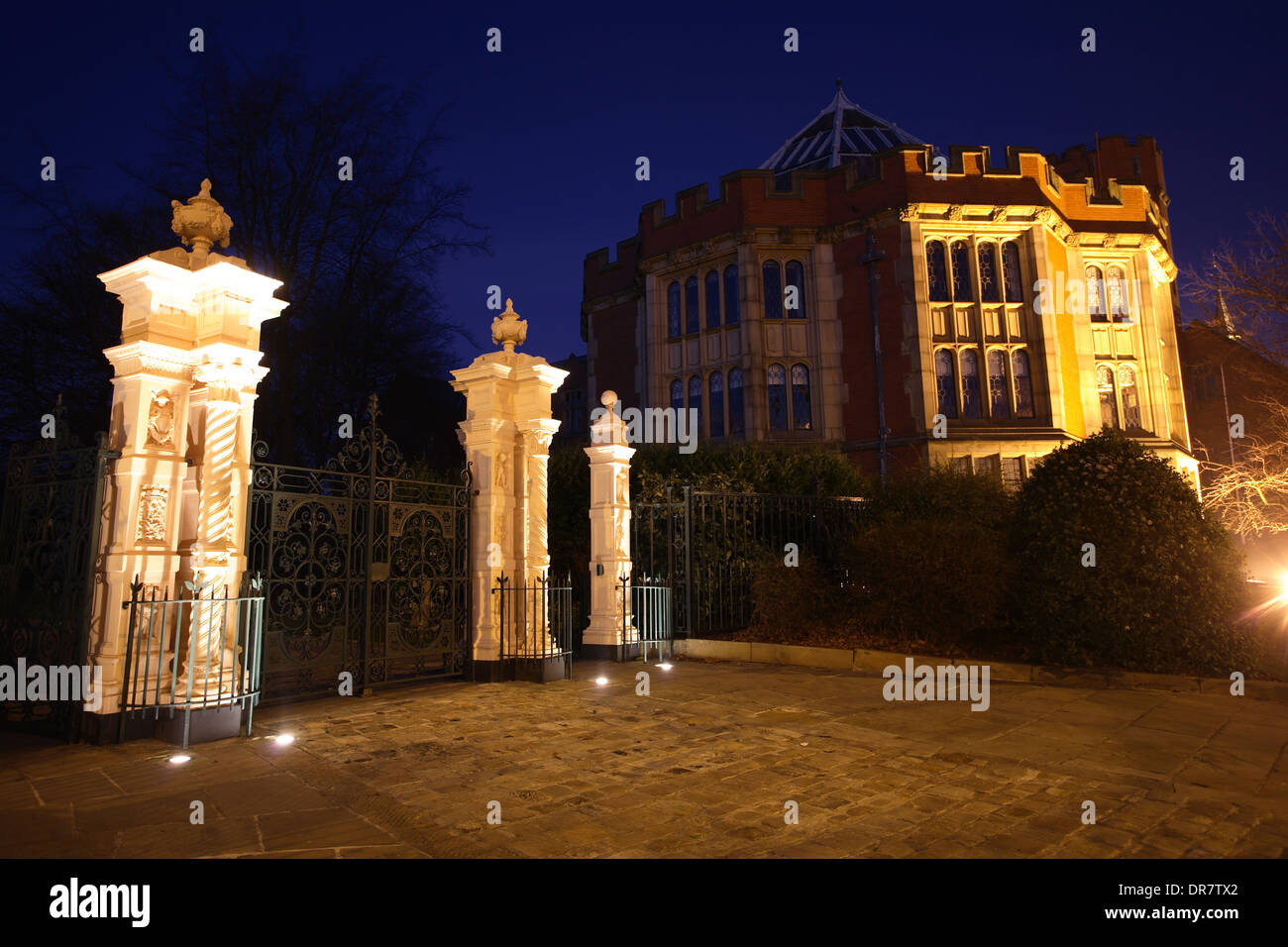 Architettura di Sheffield di notte. Foto Stock