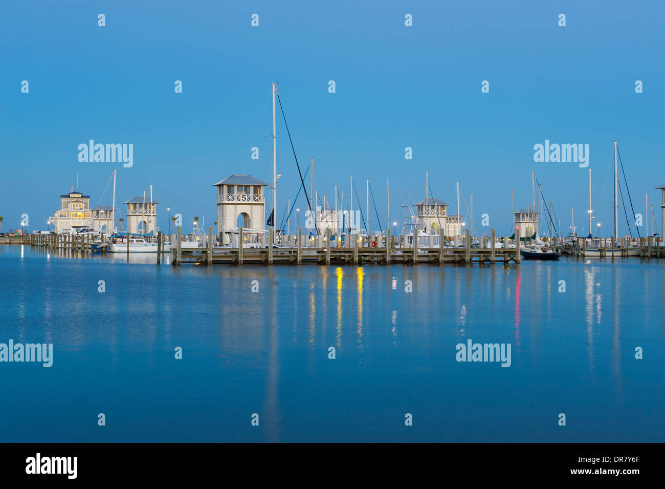 Stati Uniti Mississippi Gulfport MS di nuova costruzione marina post uragano Katrina gamberetti e imbarcazioni da diporto porto Foto Stock