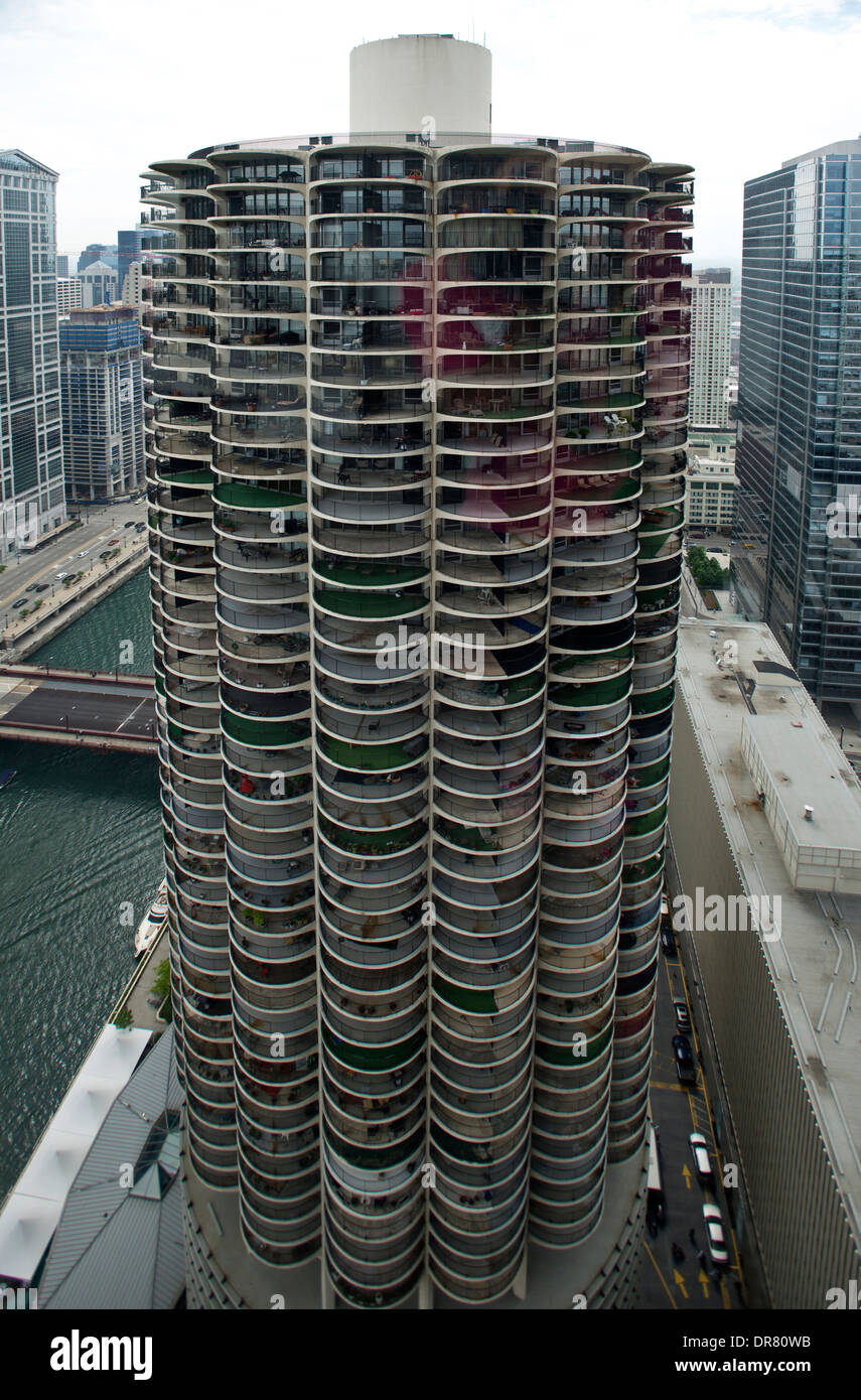 Chicago skyline della città 2013, Chicago, Stati Uniti. Architetto: vari, 2013. Vista da IBM Costruzione di Marina City. Foto Stock