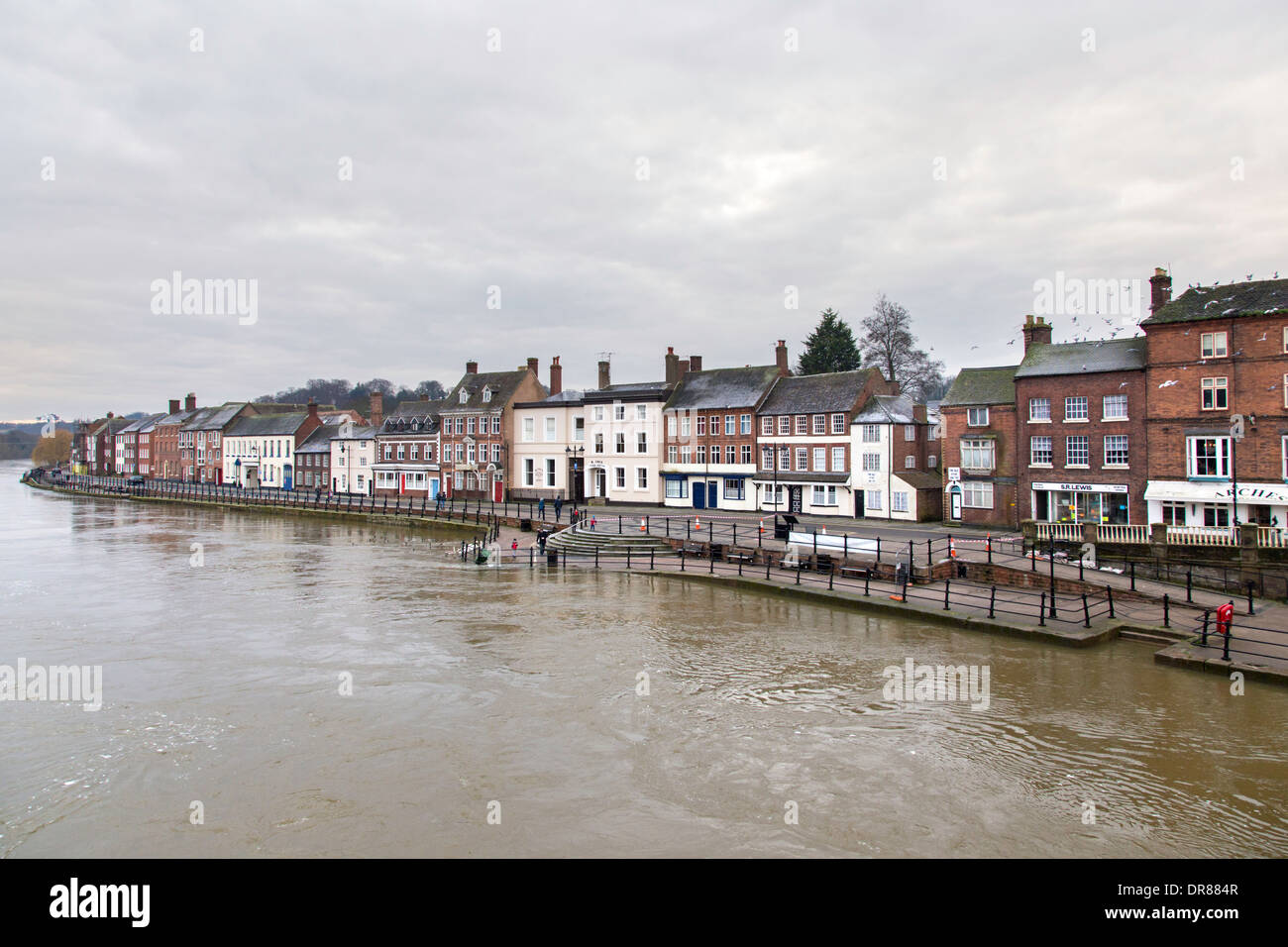 Il fronte fiume sul fiume Severn nel diluvio, Bewdley, Worcestershire. Foto Stock