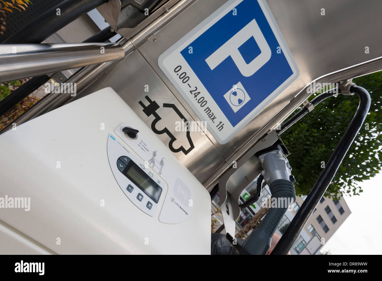 Il veicolo elettrico stazione di carica Foto Stock