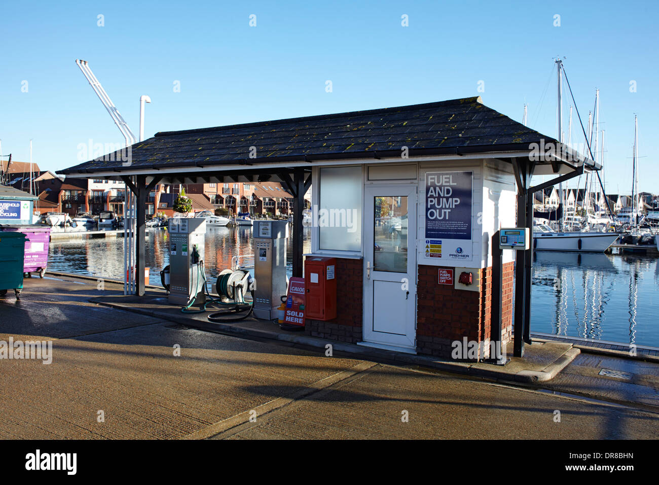 Carburante e pompa in stazione in Port Solent, Portsmouth Foto Stock