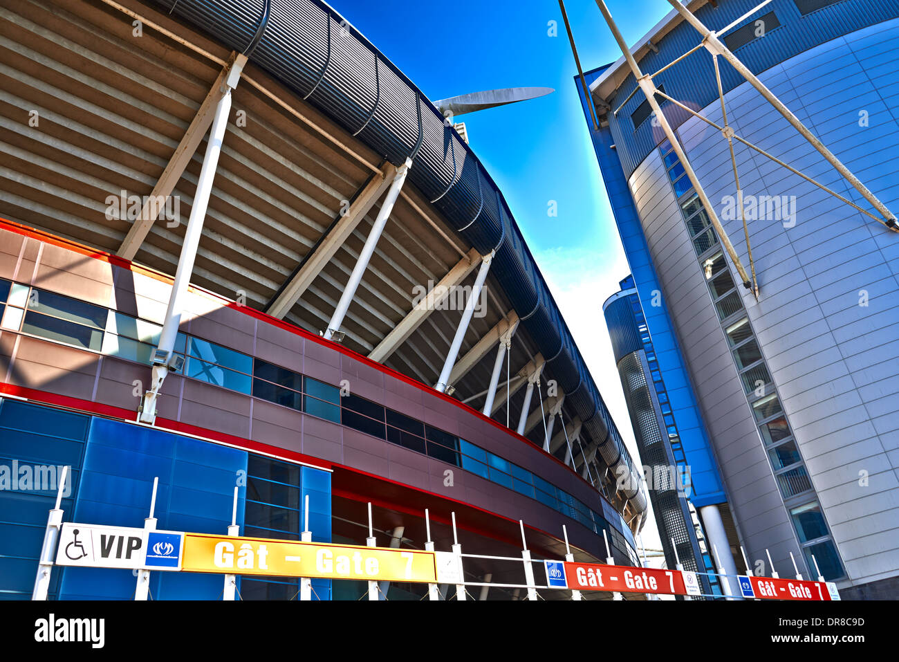 Il Millennium Stadium (gallese: Stadiwm y Mileniwm) è lo stadio nazionale del Galles, situato nella capitale, Cardiff Foto Stock