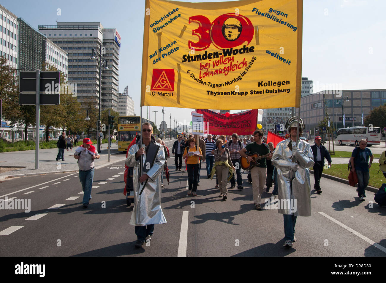 "Herbstdemo' per i salari più elevati e contro la Hartz IV, Berlino. Foto Stock