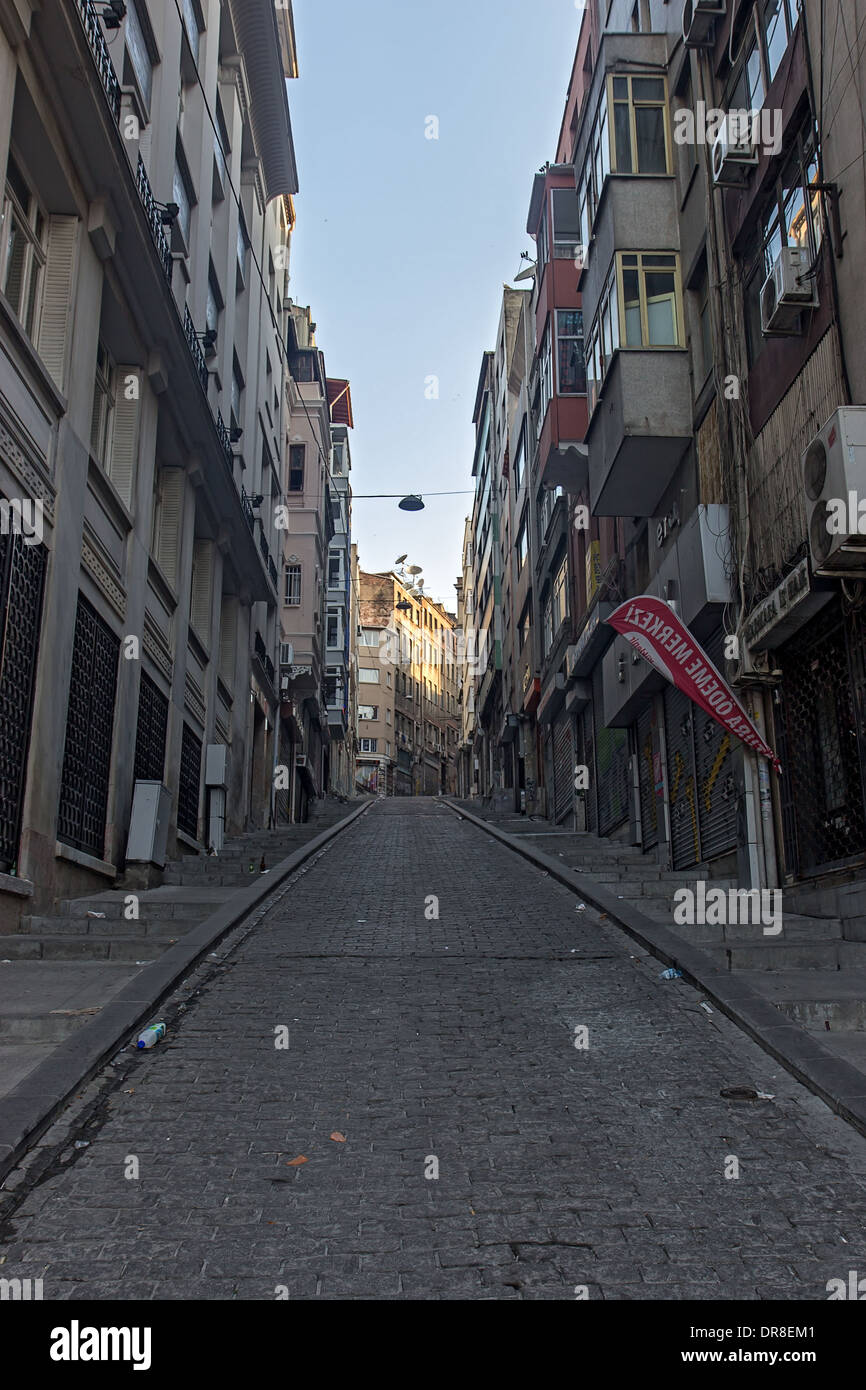 Empty Street nel cuore di Istanbul Foto Stock