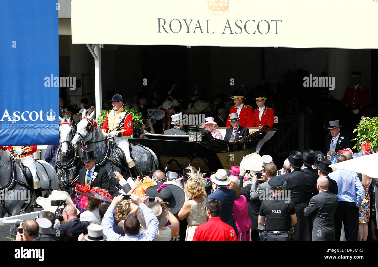 La regina Elisabetta e il Principe Filippo Royal Ascot a Ascot Racecourse - Giorno 2 Berkshire, Inghilterra - 20.06.12 Foto Stock