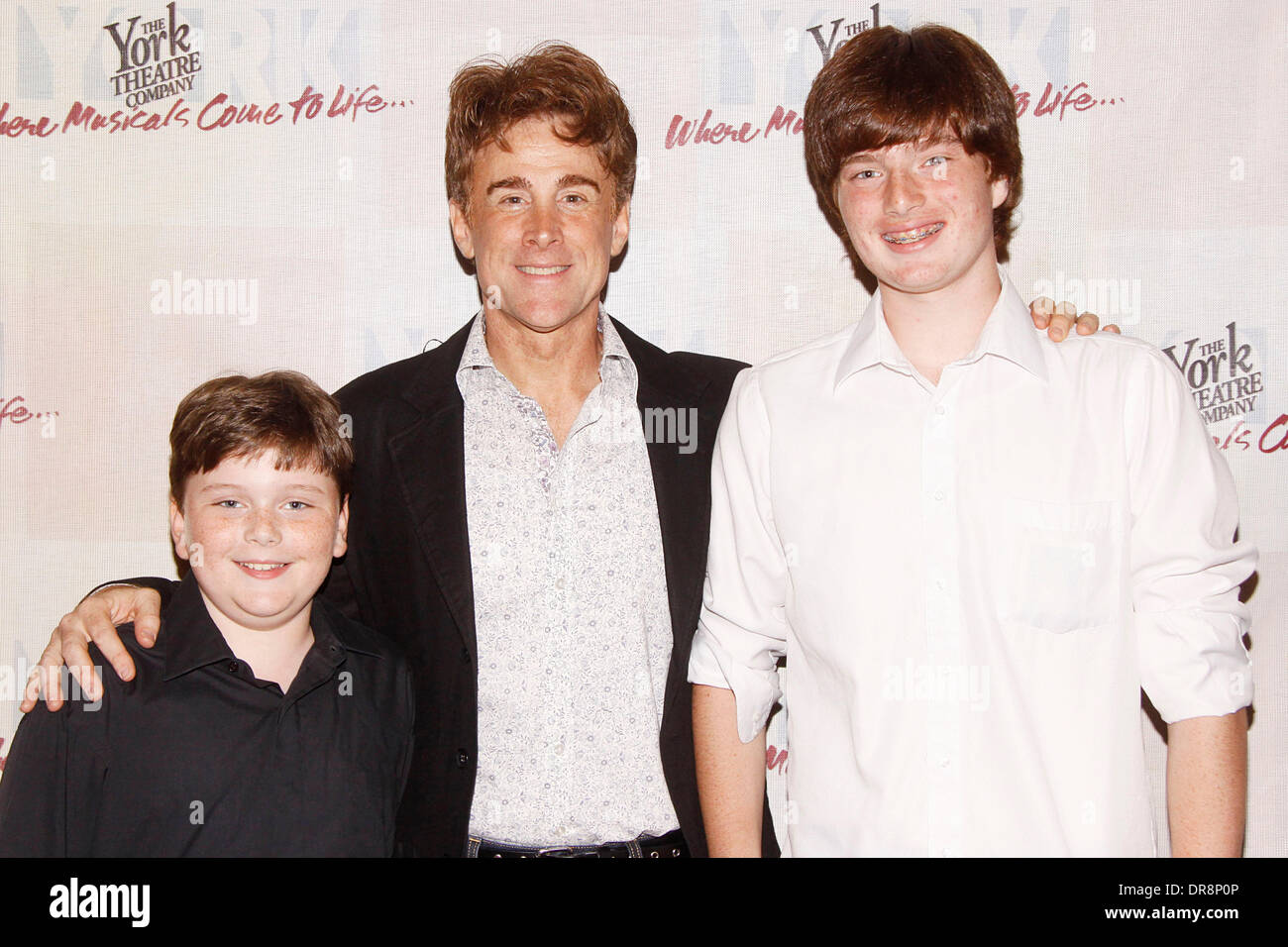 Sal Viviano e i suoi figli apertura notturna partito per 'più stretta che mai" tenutasi presso la York Theatre Company di New York City, Stati Uniti d'America - 20.06.12 Foto Stock