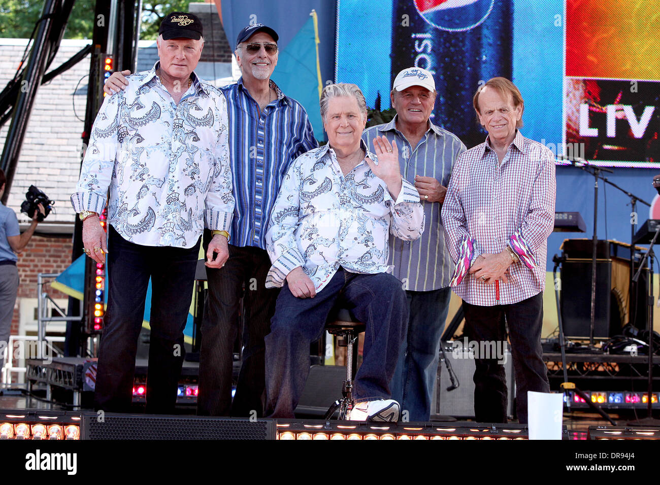 Mike Love, David Marchi, Brian Wilson, Bruce Arthur Johnston e Al Jardine Beach Boys eseguire live in Central Park come parte di Good Morning America estivo della serie di concerti di New York City, Stati Uniti d'America - 15.06.12 Foto Stock