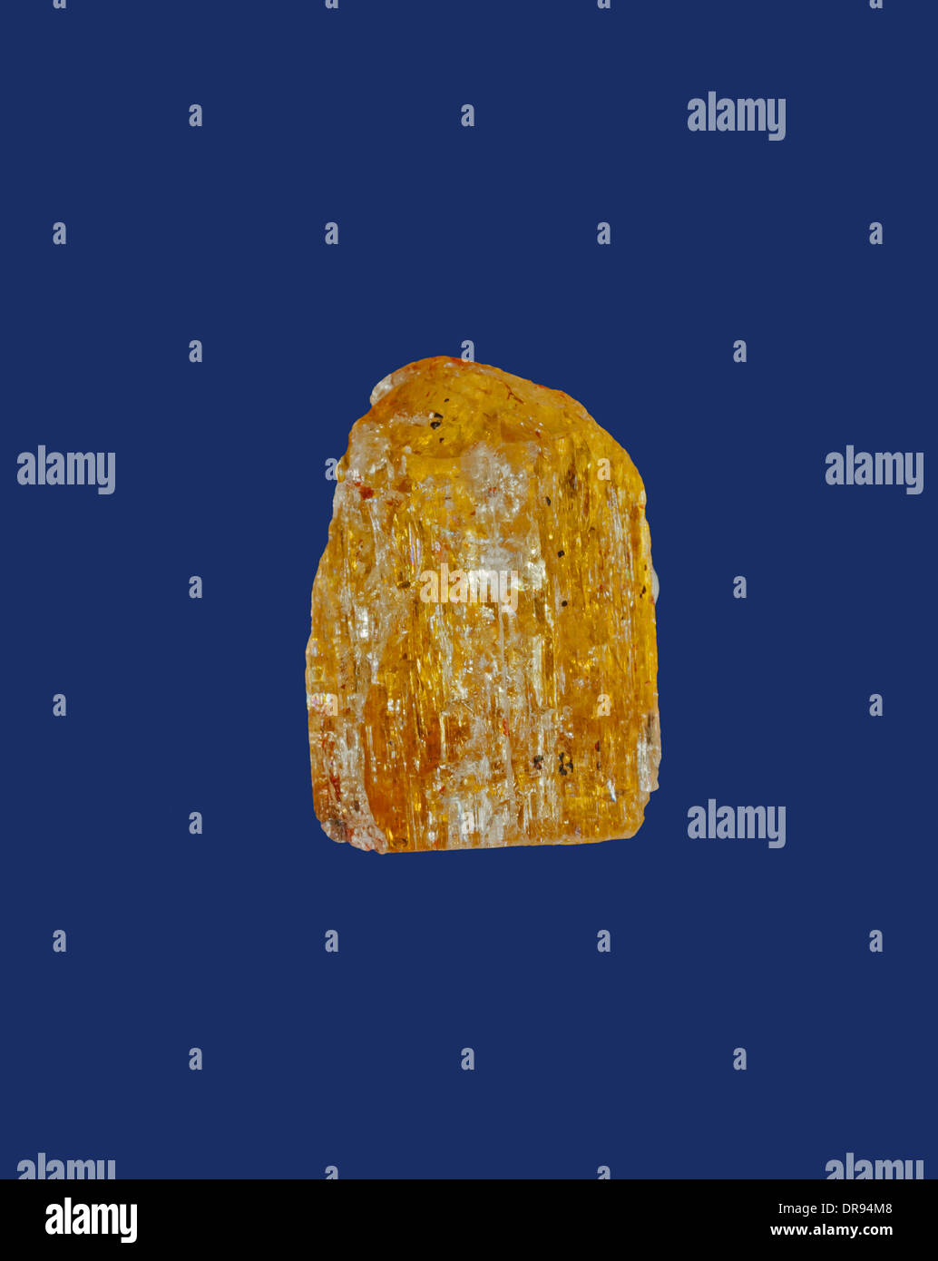 Topazio imperiale è un minerale di silicato di alluminio e fluoro colorato di giallo dalle impurità. Foto Stock