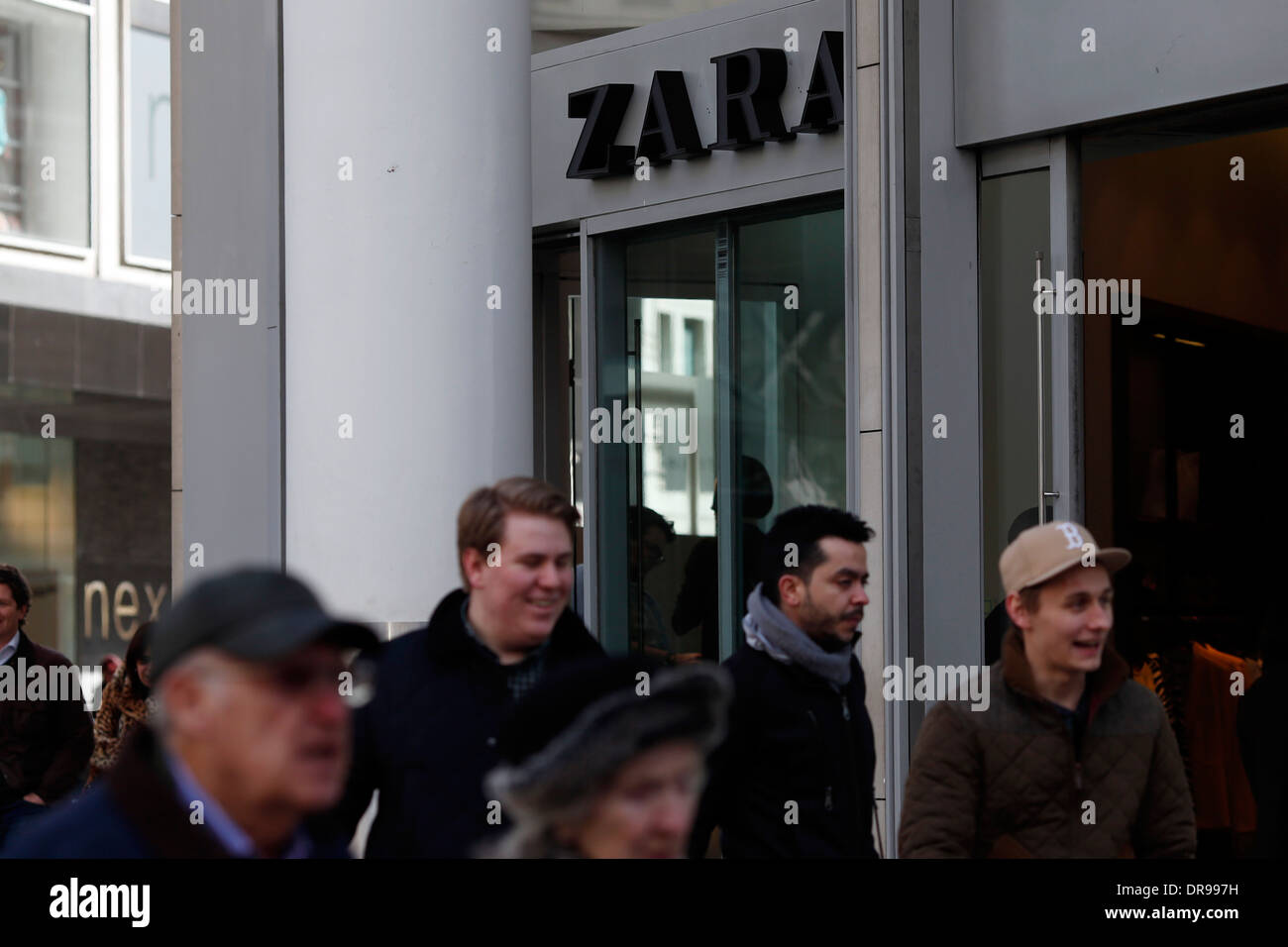 Zara store a Oxford Street a Londra Gran Bretagna 14 marzo. Zara Inditex proprietario Foto Stock