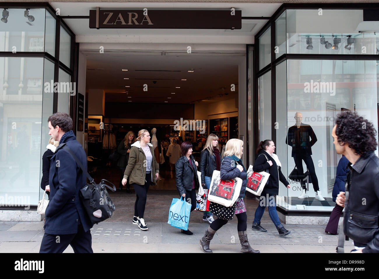 Zara store a Oxford Street a Londra Gran Bretagna 14 marzo. Zara Inditex proprietario Foto Stock