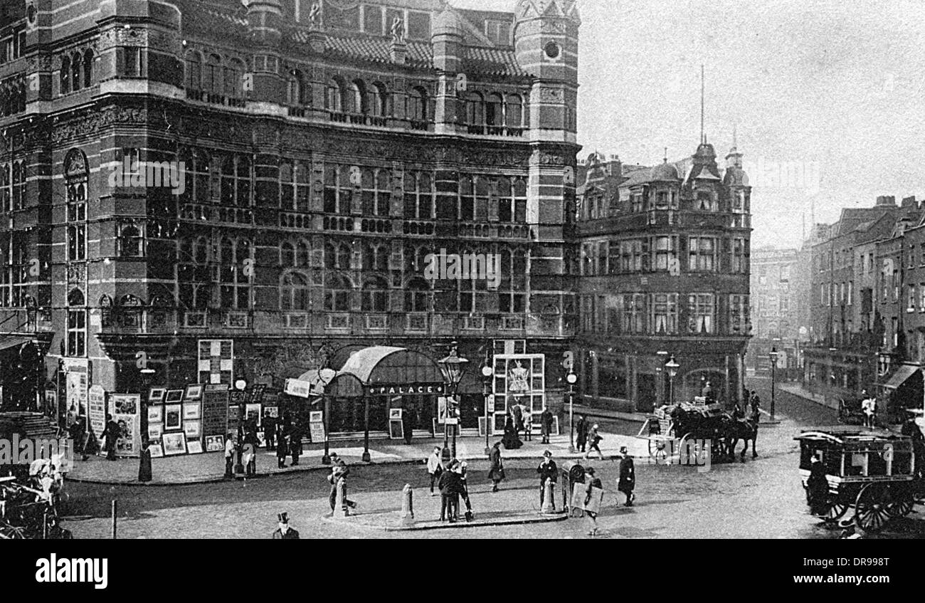 CAMBRIDGE CIRCUS Foto Stock