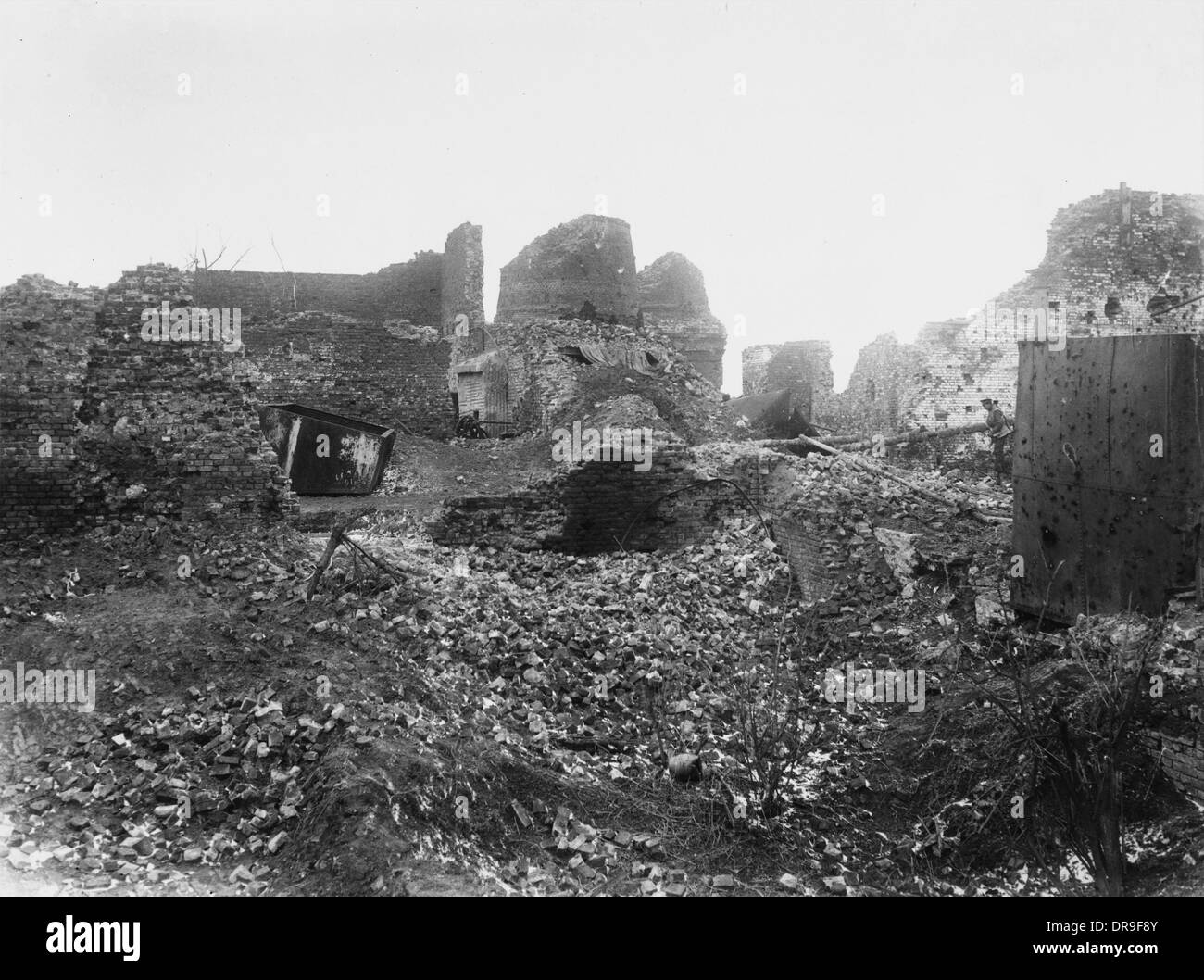 Villaggio in rovina 1917 Foto Stock