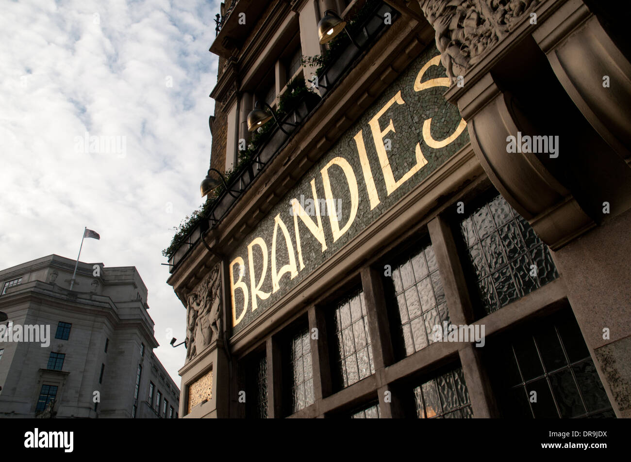 Il frate nero (o) Blackfriar, un grado 2 elencati di Arti e Artigianato e arte Nouveau pub nel centro di Londra. Foto Stock