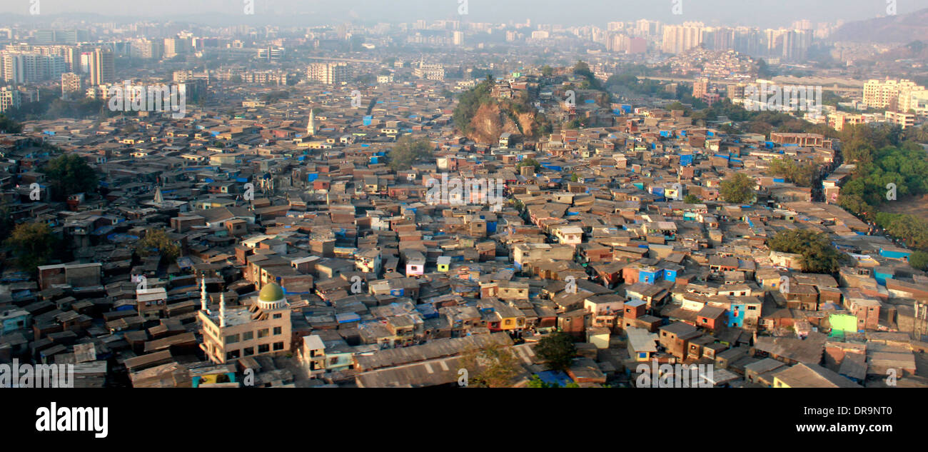 Vista aerea di Dharavi , una delle baraccopoli di Mumbai, India Foto Stock