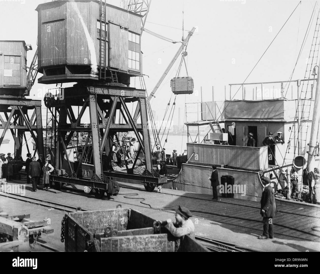Alimentazione caricamento nave, la Prima Guerra Mondiale Foto Stock
