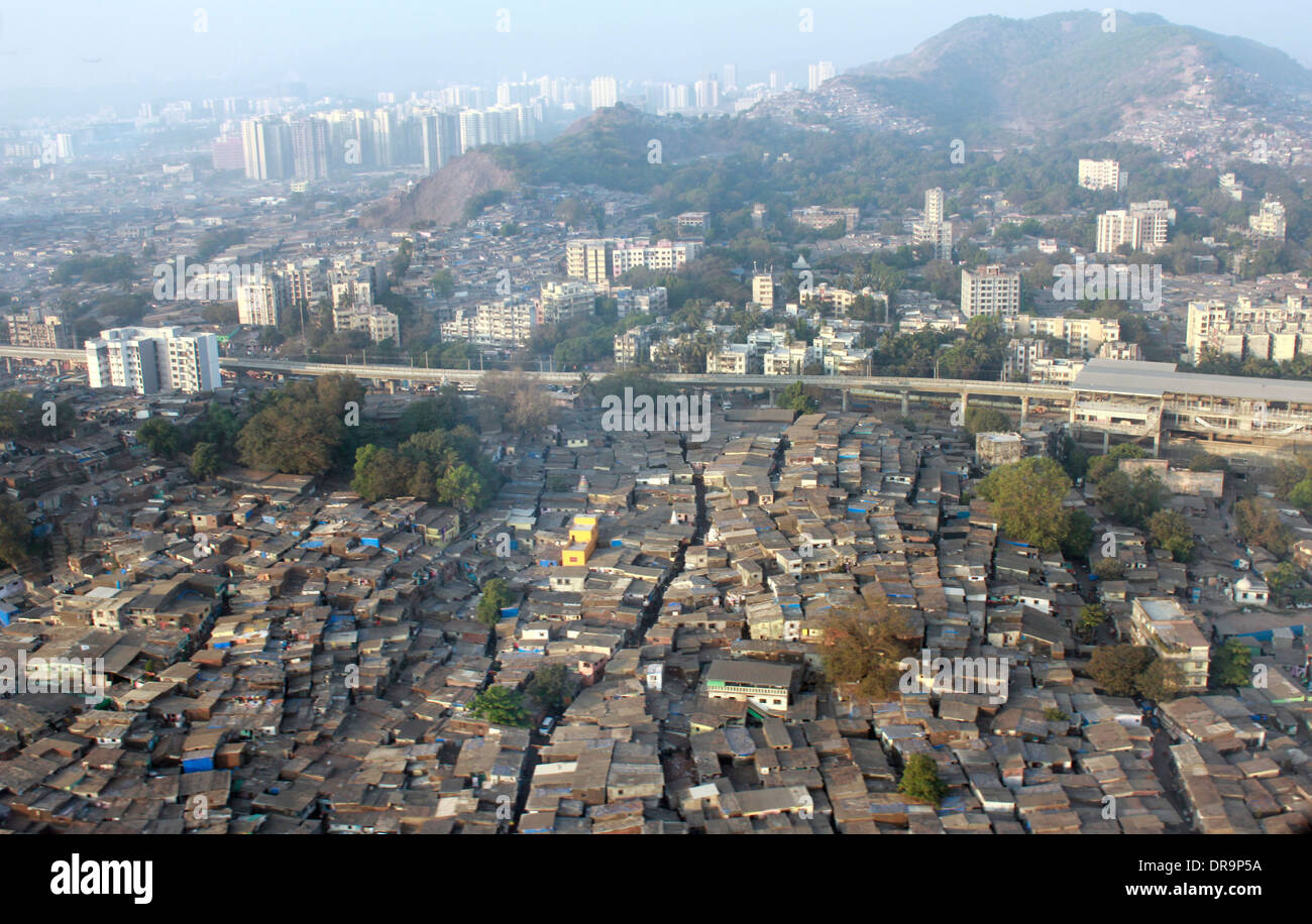 Vista aerea di Dharavi , una delle baraccopoli di Mumbai, India Foto Stock