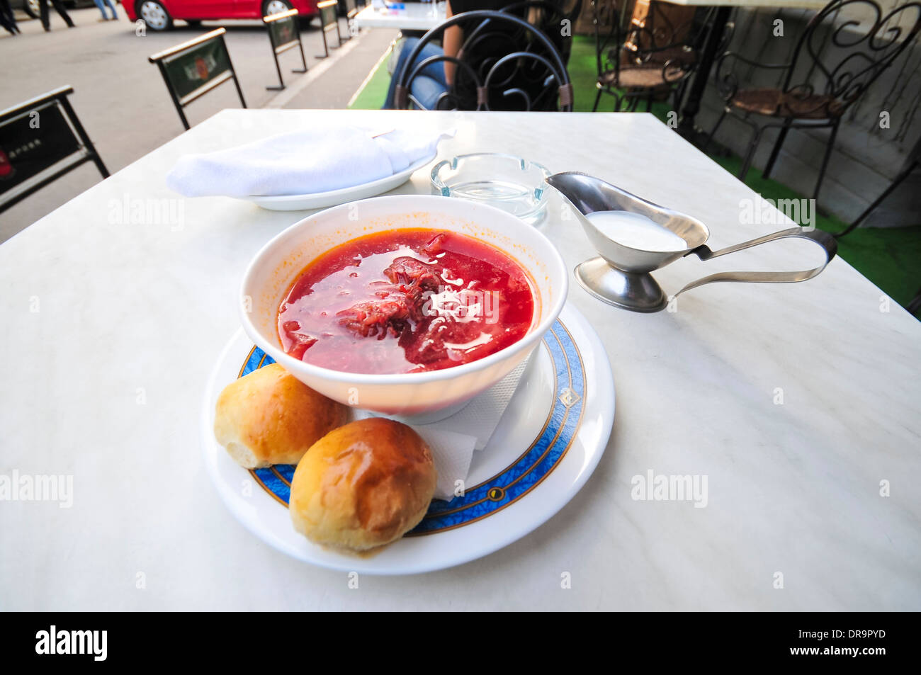Borscht e pane Foto Stock