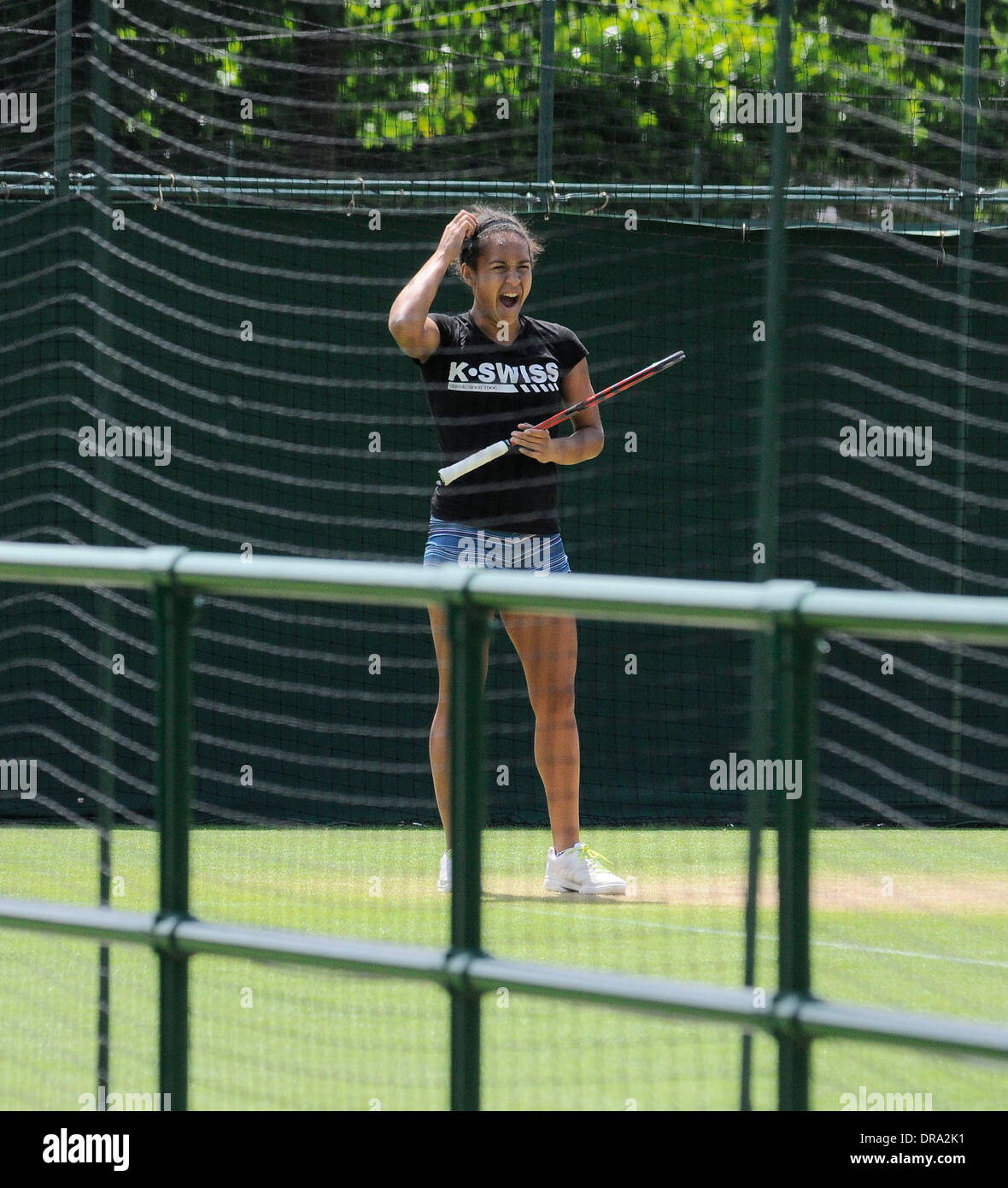 Heather Watson arrivando a tutti i Club in Inghilterra per la formazione di Wimbledon, Inghilterra - 29.06.12 Foto Stock