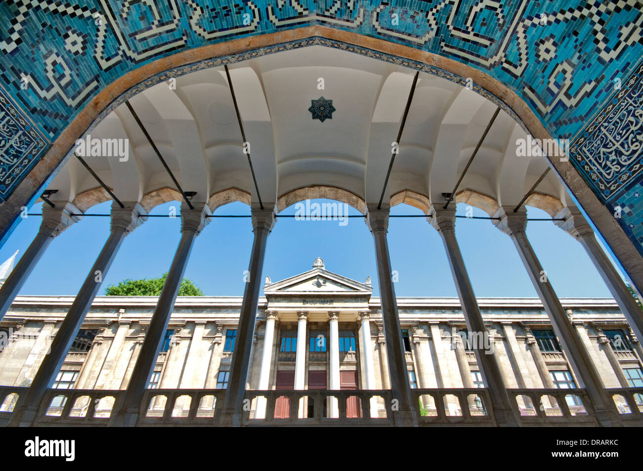 Il Chiosco piastrellato Topkapı Palace. Esso è stato costruito dal sultano ottomano Mehmed II. È anche chiamato chiosco vetrato Istanbul Turchia Foto Stock