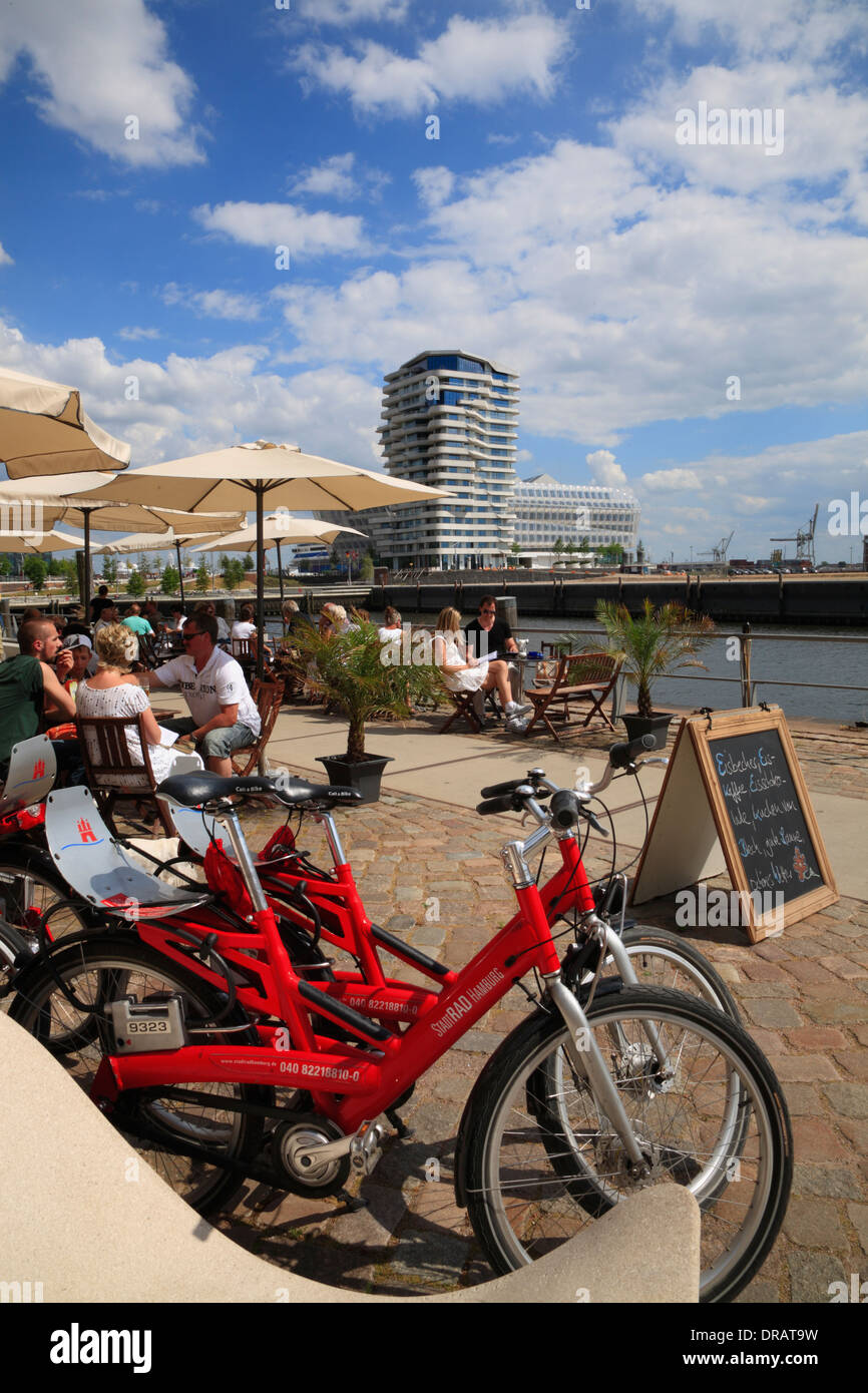 Noleggiato biciclette a Dalmannkail, Hafencity di Amburgo, Germania, Europa Foto Stock