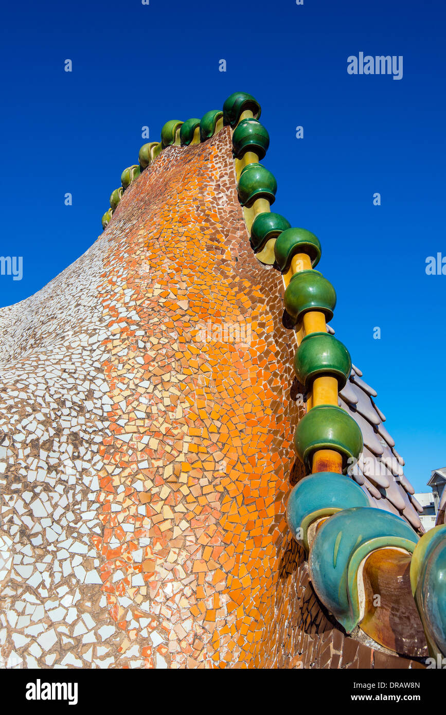 Tetto ad arco di come Casa Batllò di Antoni Gaudí, Barcellona, in Catalogna, Spagna Foto Stock