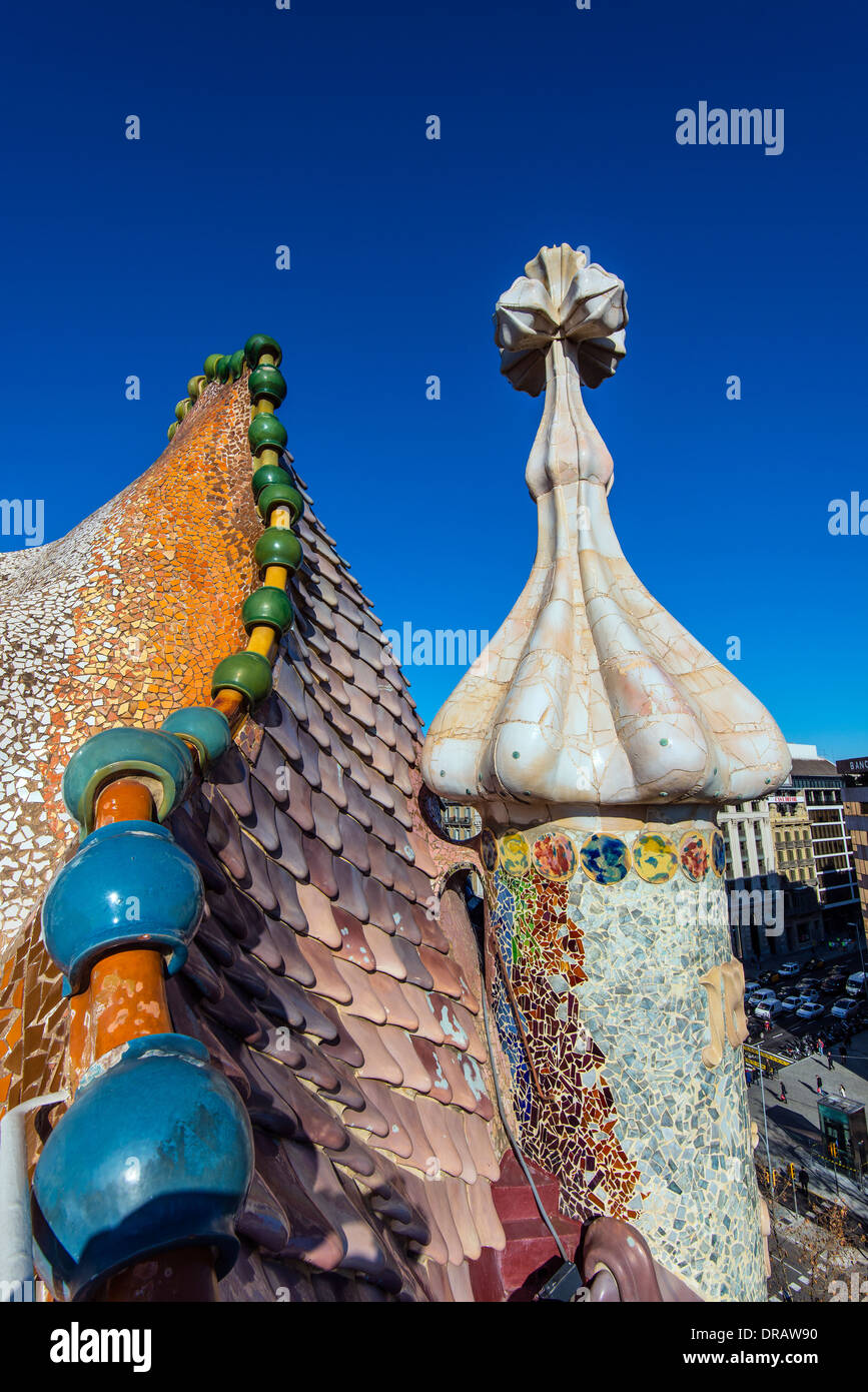 Tetto ad arco di come Casa Batllò di Antoni Gaudí, Barcellona, in Catalogna, Spagna Foto Stock