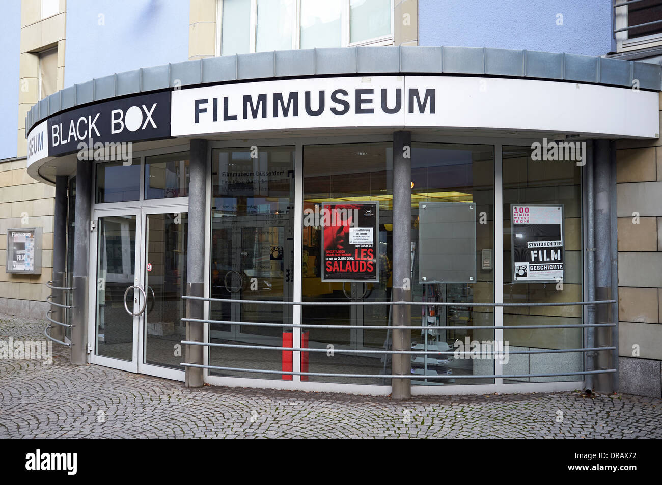 Scatola nera film museum, Dusseldorf, Germania Foto stock - Alamy