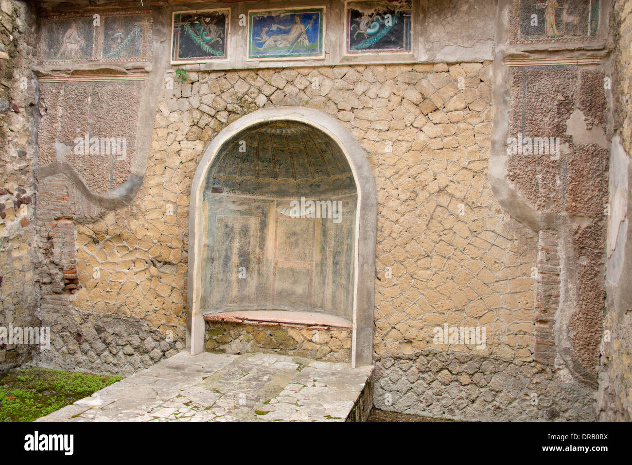 L'Italia, Ercolano. Città ricoperta di cenere quando Mt. Il Vesuvio ha eruttato nel 79 d.c. Foto Stock
