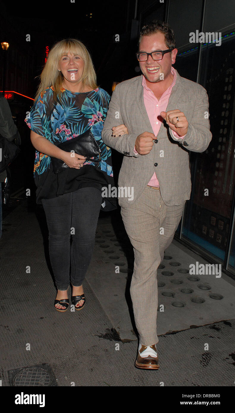 Sally Lindsay e Alan Carr fuori e circa nel West End di Londra, Inghilterra - 09.07.12 Foto Stock