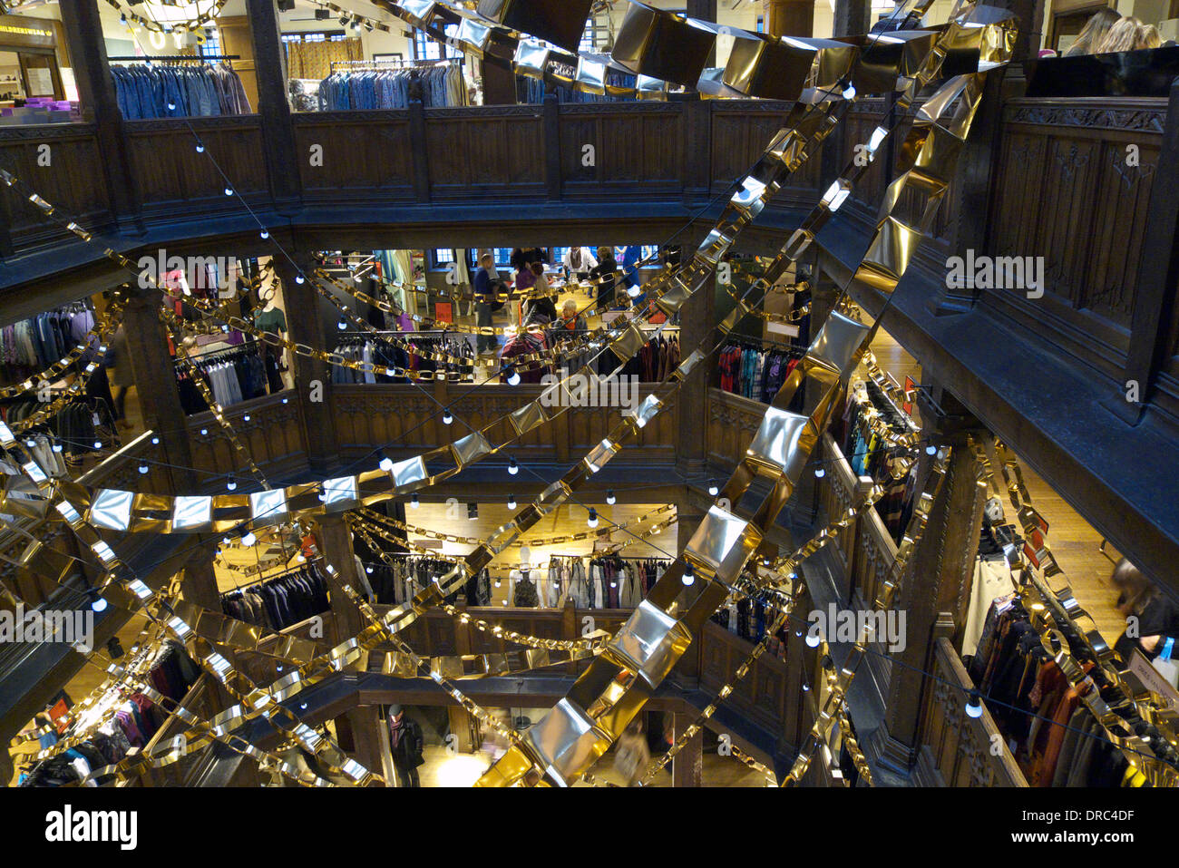 Regno Unito central London Regent street liberty department store a natale Foto Stock