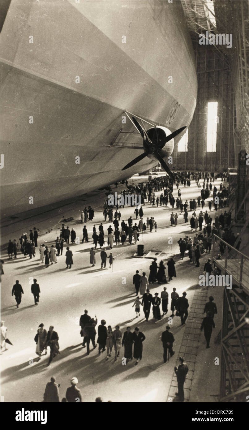 Lo Hindenburg Zeppelin - 1936 Olimpiadi Foto Stock