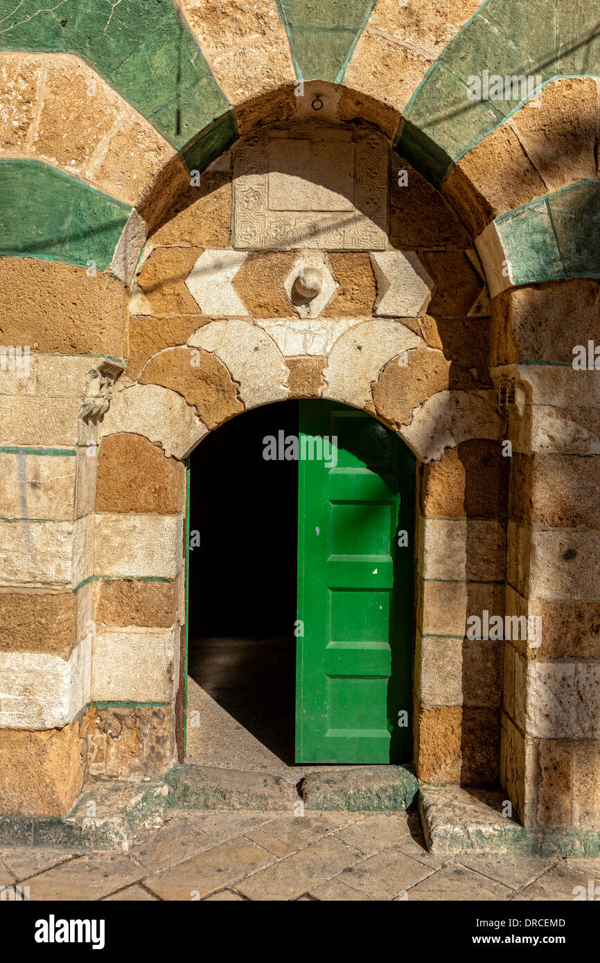 Porta in una strada di Akko (ACRE), Israele Foto Stock