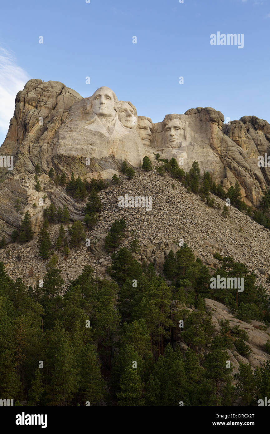 La scultura di granito del monte Rushmore comprese le facce di Washington Jefferson, Roosevelt e Lincoln Foto Stock