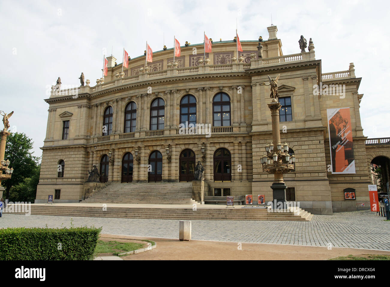 Repubblica ceca. Praga. Il Rudolfinum. Progettato in stile neorinascimentale da Josef Zítek (1832-1909) e Josef Schulz, 1885. Foto Stock