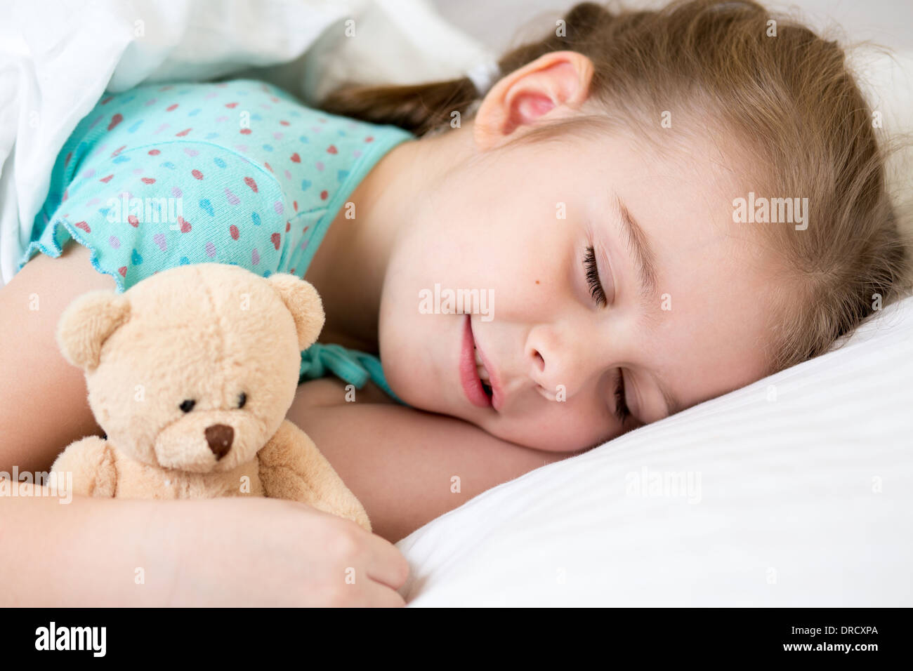 Kid ragazza dorme Foto Stock