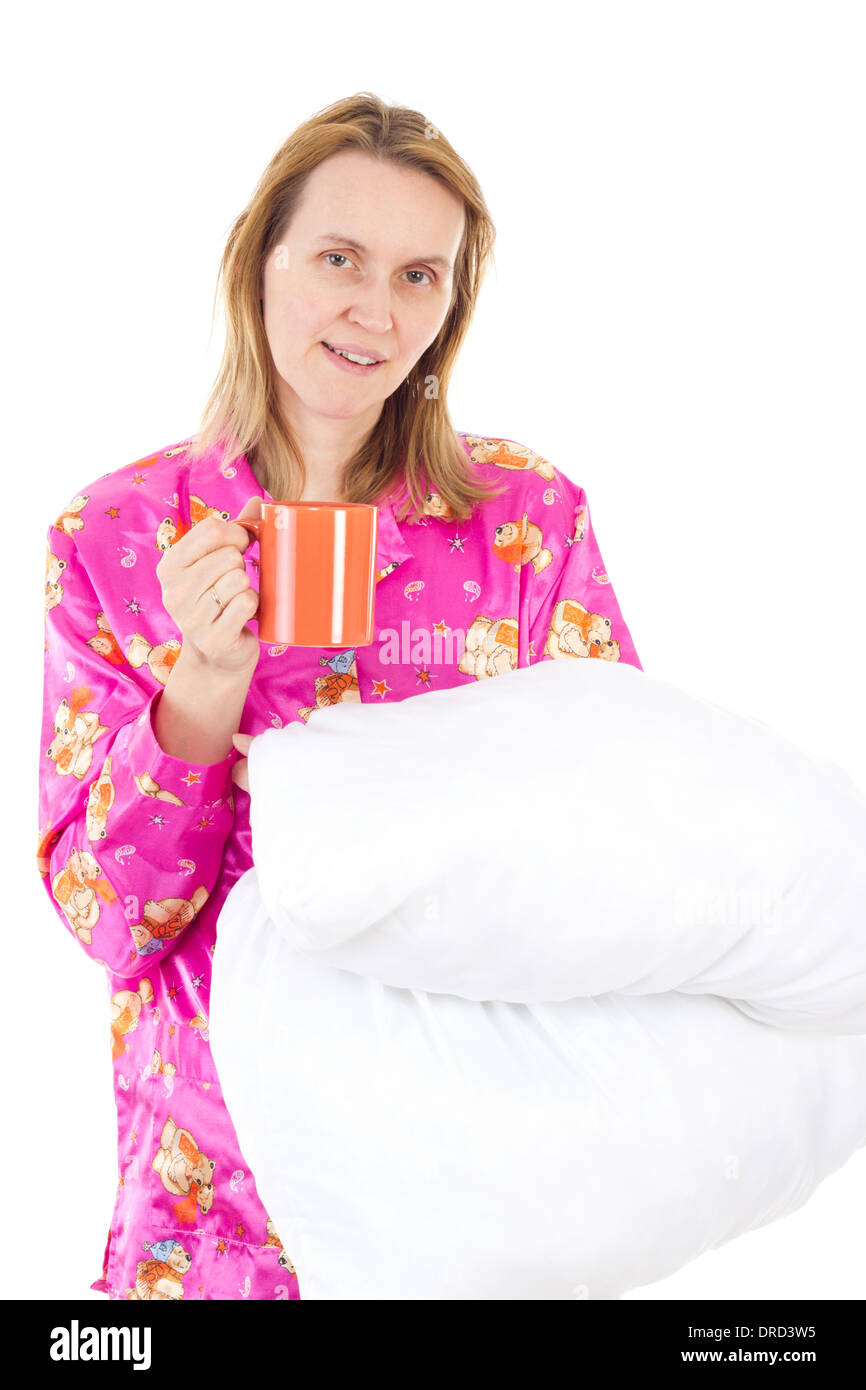 Donna bionda inizia una nuova giornata con una tazza di tè Foto Stock