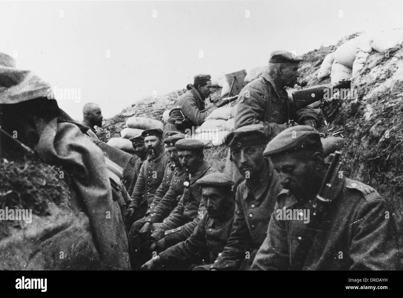 Soldati nelle trincee della Prima Guerra Mondiale Foto Stock