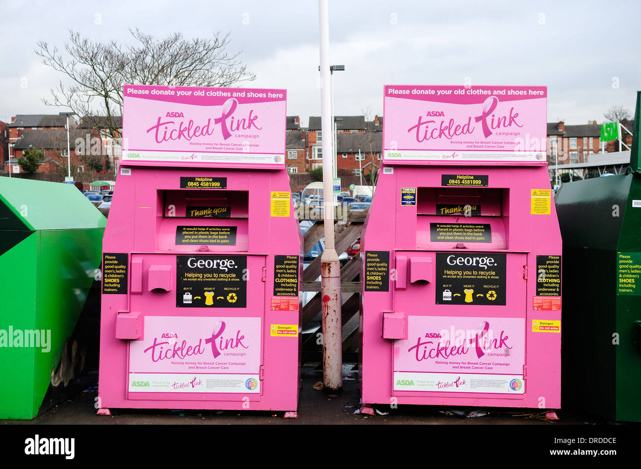 La carità il cestino sul Asda car park ,Hyson Green,Nottingham, UK. Foto Stock