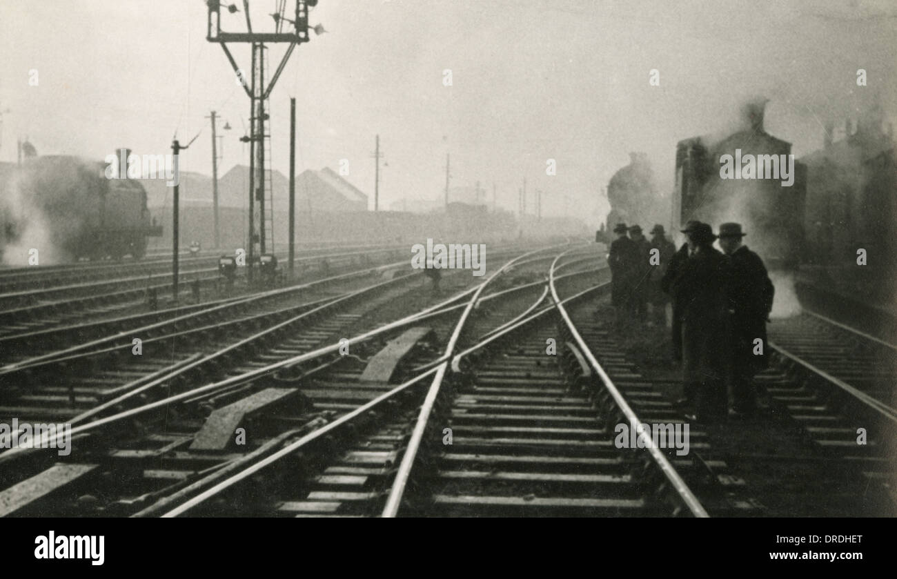 Nodo Ferroviario di mattina nebbia (versione alternativa) Foto Stock