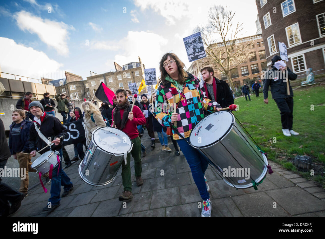 La protesta degli studenti da marzo a Londra per proteggere l'istruzione e sostenere i lavoratori Foto Stock