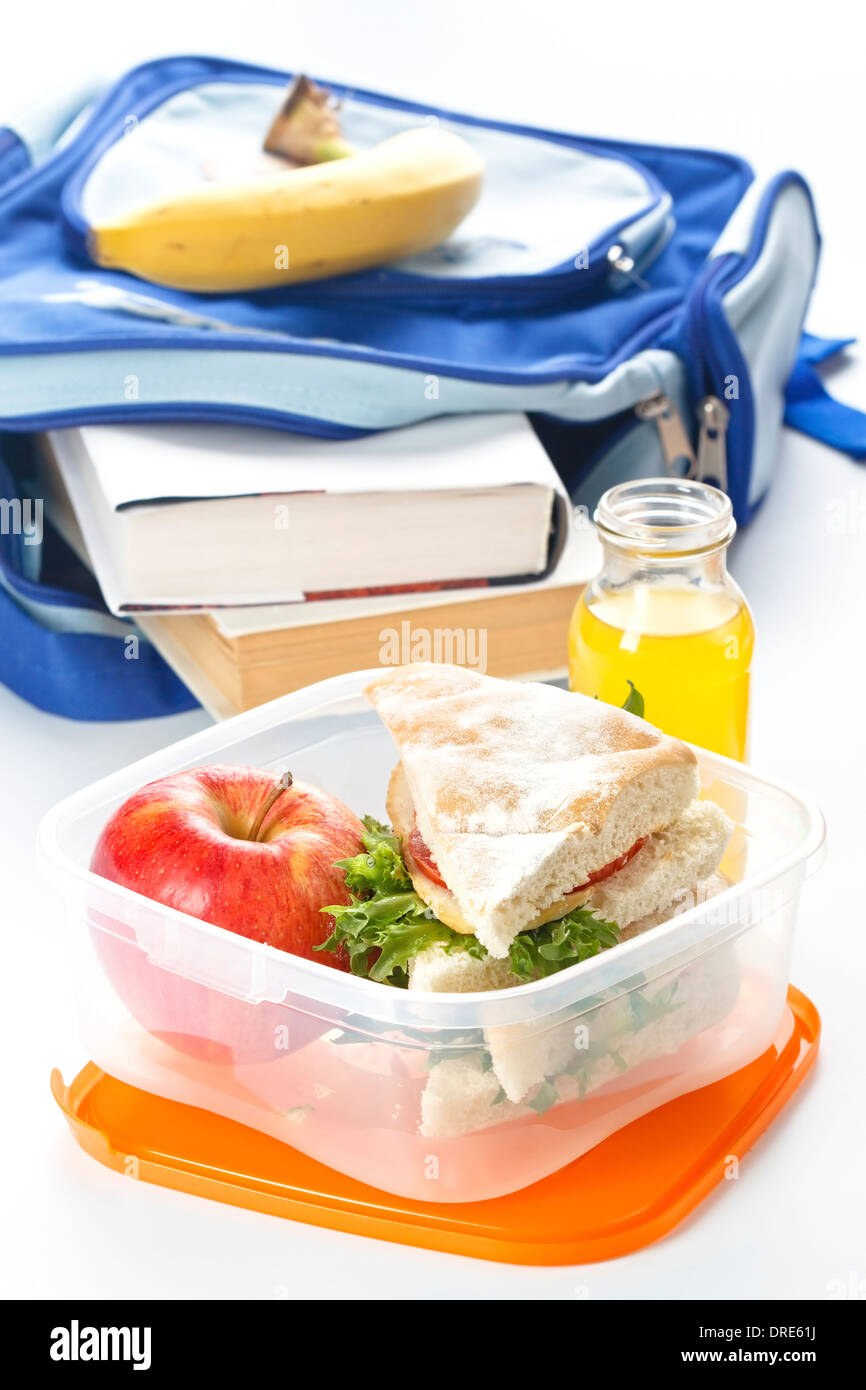 Scatola di pranzo a sandwich con Apple e il latte Foto Stock