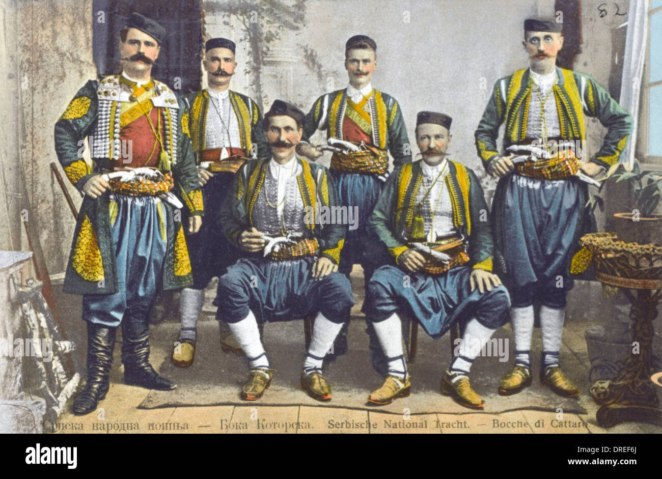 Serbo costume nazionale - Kotor Foto Stock