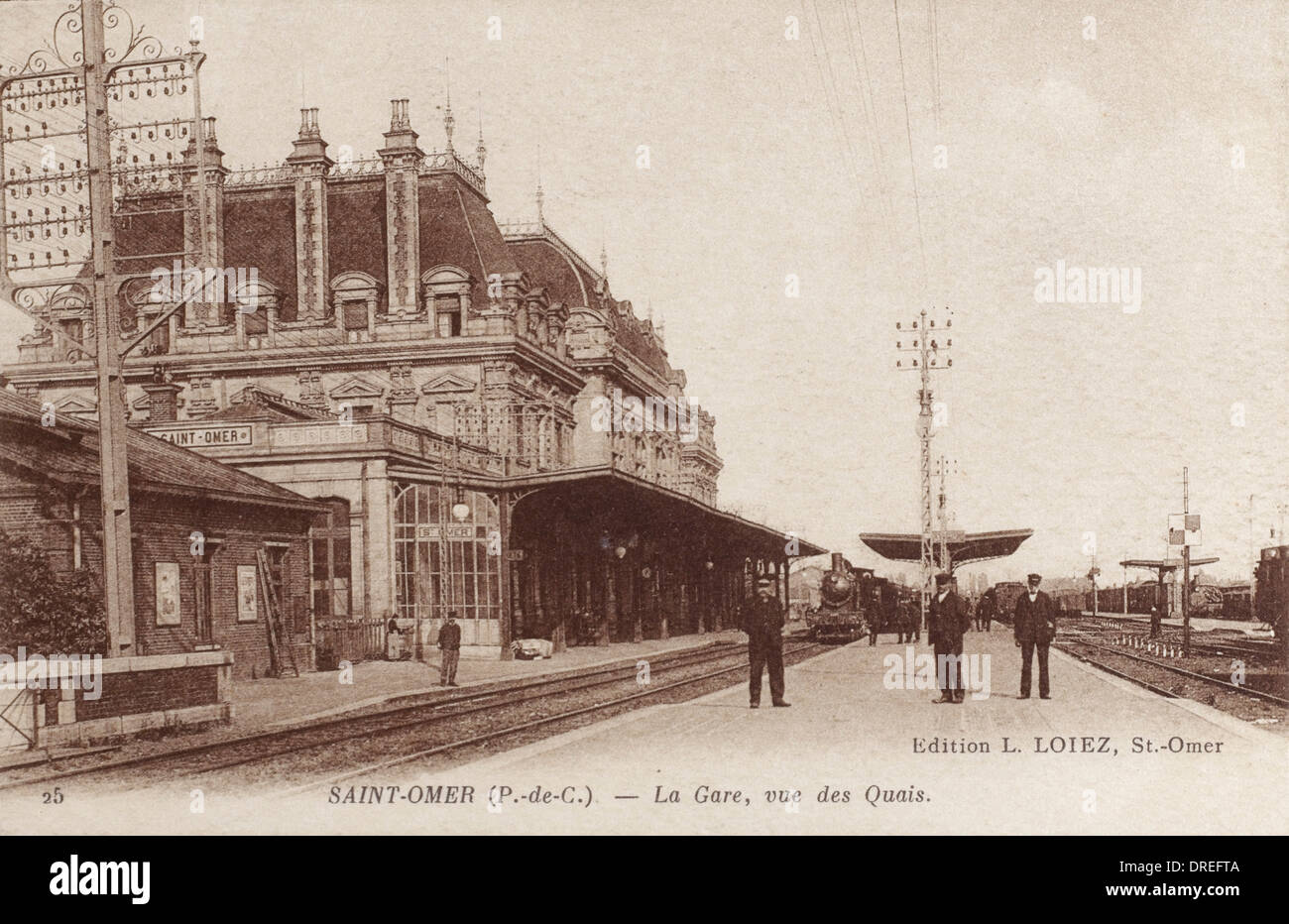 Saint-Omer, Francia - Piattaforme sulla Stazione Ferroviaria Foto Stock