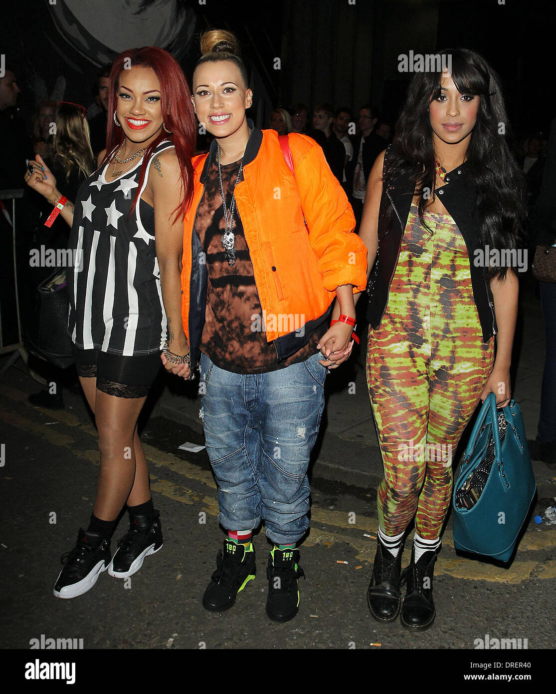 Courtney Rumbold, Alexandra Buggs e Karis Anderson di Stooshe alla masterizzazione di bevanda energetica presentando il DJ e produttore David Guetta e artista pop Mr Brainwash presso il vecchio ufficio di smistamento di Londra - Inghilterra - 01.08.12 Foto Stock