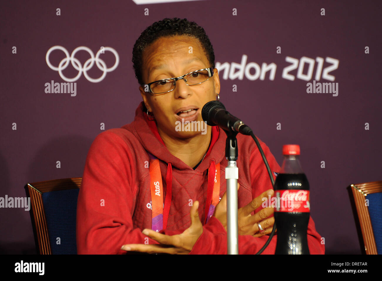 Speranza Powell (pullman Team GB Calcio femminile) in occasione di una conferenza stampa. Lei era a labbro di tenuta quando viene chiesto se lei possa lamentare il fatto che il team di training è stato annullato presso la città di Coventry Stadium di Coventry Inghilterra - 02.08.12 Foto Stock