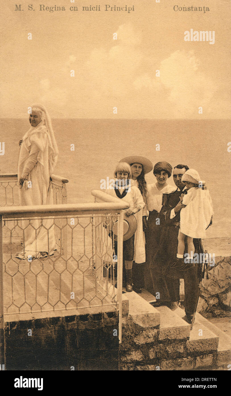 La regina Maria di Romania e i suoi figli Foto Stock